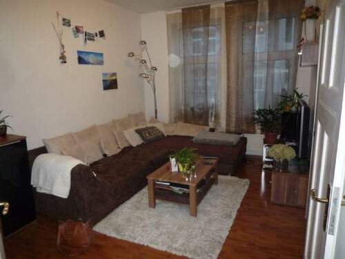 Wohnzimmer - 3 Raum Wohnung mit Balkon Laminat Dusche in der Damaschkestraße Löbervorstadt