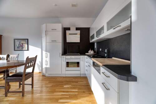 Offene Raumgestaltung mit hochwertiger Ausstattung.jpg - 