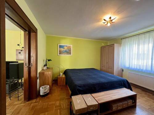 Schlafzimmer - 1 Zimmer Mehrfamilienhaus, Wohnhaus in Erlangen