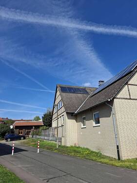 Sonnenkollektoren auf Dach - 