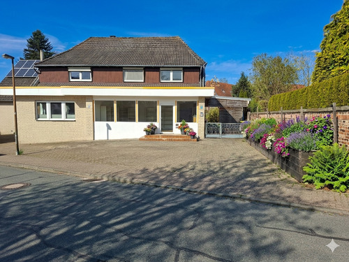 Frontansicht - Ein Haus mit vielen Möglichkeiten:Wohnen, Gewerbe &viel Platz für Ihre Visionen, sowie eine große Dachausbau Reserve