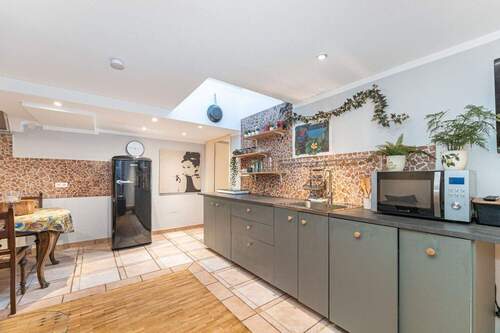 Wohn-, Küchen- und Essbereich - 