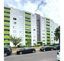 **MODERNISIERTE 2,5 ZIMMER WOHNUNG MIT BALKON UND NEUEM WANNENBAD** - Berlin Gropiusstadt