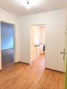 Blick in die Wohnung - 2 Zimmer Etagenwohnung in Berlin