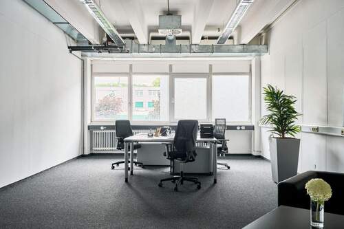 Bürofläche - Büroeinheit im Industrial Style & Produktionshalle - All-in-Miete