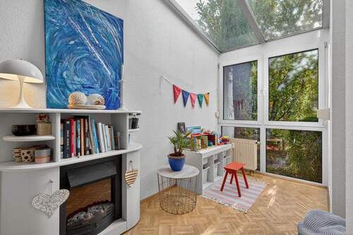 Gemütliche Sitzecke - 4 Zimmer Etagenwohnung in Karlsruhe