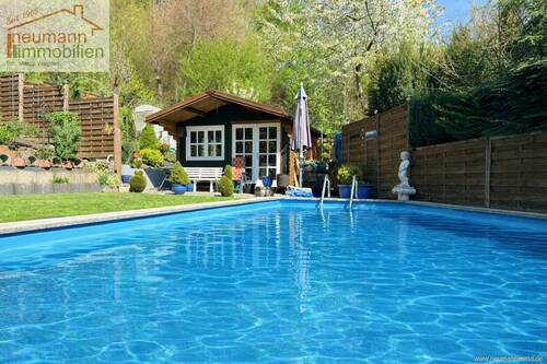 Pool - 5 Zimmer Einfamilienhaus in Reuschenbach