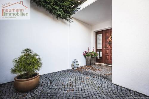 Hauseingang - Einfamilienhaus mit 194,90 m&sup2; in Reuschenbach zum Kaufen