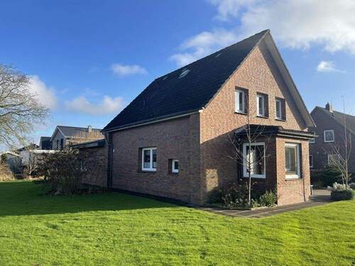 Seitenansicht - 5 Zimmer Einfamilienhaus zum Kaufen in Schortens