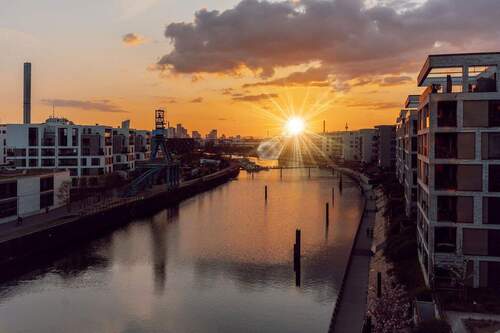 Sonnenuntergang am Hafen - 3 Zimmer Etagenwohnung zum Kaufen in Offenbach