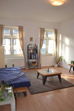 Wohnzimmer - 3 Zimmer Etagenwohnung zur Miete in Düsseldorf