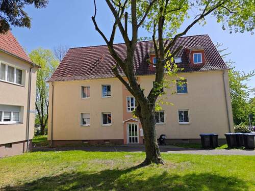 Hausansicht - WIR suchen einen NACHMIETER - 447,00 EUR Kaltmiete, ca.  74,30 m² Wohnfläche
