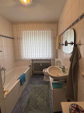 Badezimmer - Etagenwohnung mit 66,00 m² in Krefeld zum Kaufen