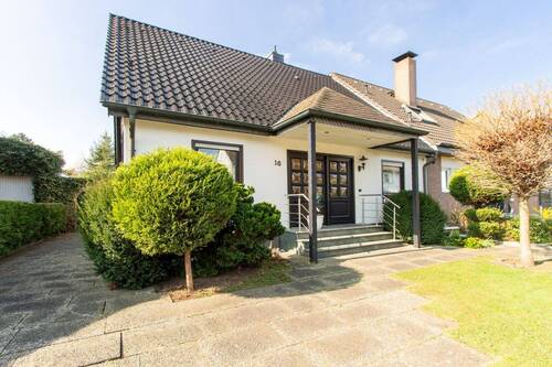 Vorderansicht - 5 Zimmer Doppelhaushälfte in Gladbeck