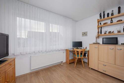 Büro bzw. Kinderzimmer - 