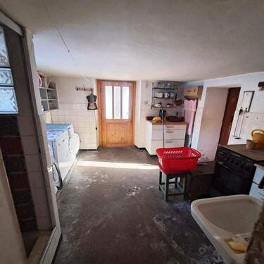 Waschküche Keller mit Dus - 