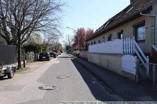 02 Straßenumgebung - 6 Zimmer Doppelhaushälfte zum Kaufen in Schenefeld