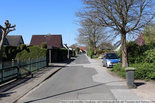 03 Straßenumgebung - 6 Zimmer Doppelhaushälfte in Schenefeld