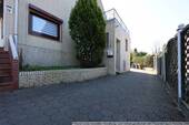04 Auffahrt - Doppelhaushälfte mit 140,00 m&sup2; in Schenefeld zum Kaufen