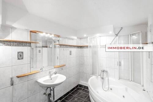 2 - 7 Zimmer Einfamilienhaus zum Kaufen in Berlin / Hermsdorf