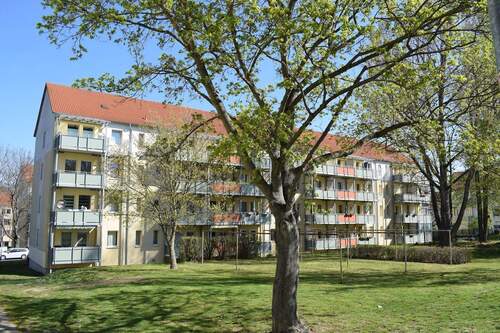Außenansicht - 2 Zimmer Etagenwohnung zur Miete in Gotha