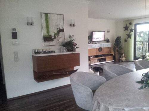 Wohn-/Esszimmer - 