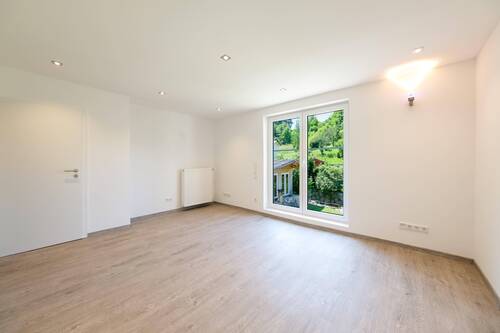 Wohnzimmer - Mehrfamilienhaus, Wohnhaus in Hausham zum Kaufen