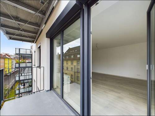 Balkon - Live or Invest: Renovated 4-Room Apartment