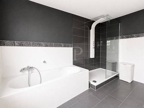 Modernes Badezimmer - 