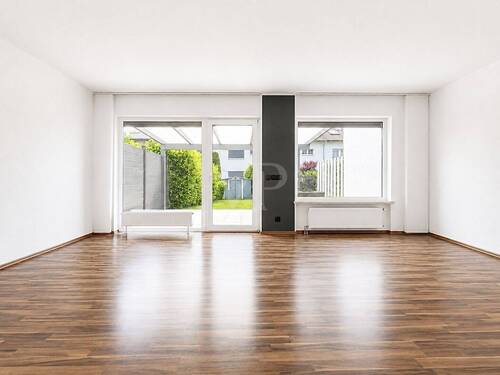 Heller Wohn- und Essbereich - 