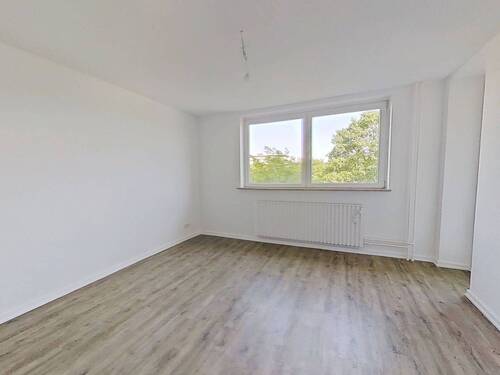 Ansicht I: Wohn- und Esszimmer - Modernität und Komfort: Helle 2-Zimmer-Wohnung mit EBK und BALKON