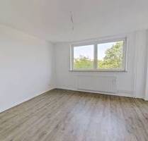 Modernität und Komfort: Helle 2-Zimmer-Wohnung mit EBK und BALKON - Rendsburg