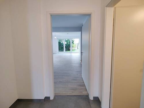 Flur EG Musterhaus - 5 Zimmer Doppelhaushälfte in Mehren