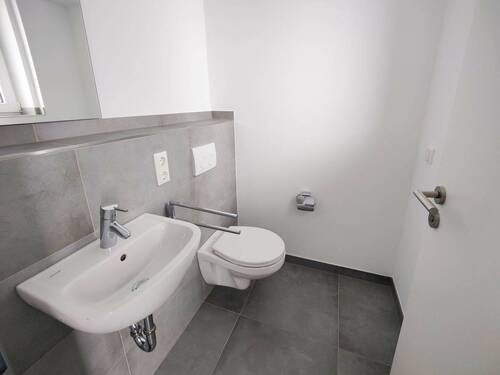 WC EG Musterhaus - Doppelhaushälfte mit 168,00 m² in Mehren zum Kaufen