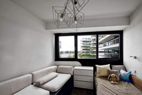 Ein weiteres Schlafzimmer mit direktem Wasserblick - 