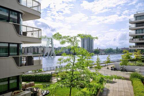 Unverbaubarer Blick auf den Molecule-Man - 3 Zimmer Etagenwohnung zum Kaufen in Berlin