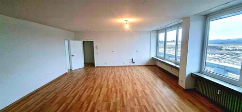 und die offene Küche - 3 Zimmer Etagenwohnung in Bad Salzuflen