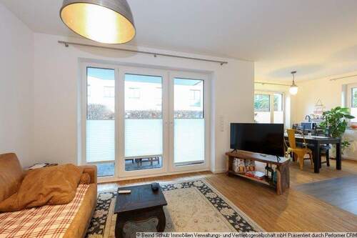 4 Wohnzimmer Blick Richtung Terrasse - Etagenwohnung mit 78,90 m&sup2; in Hamburg zum Kaufen