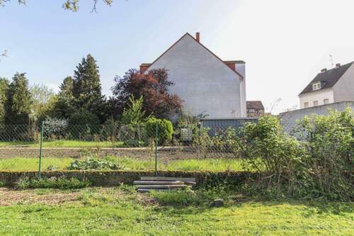 Bebauung rechte Seite - 