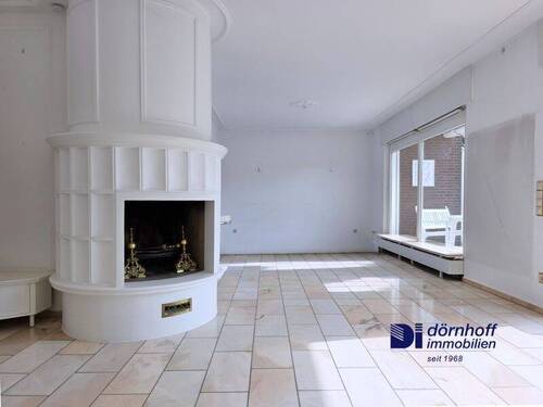 Wohn- Esszimmer mit Kamin - 