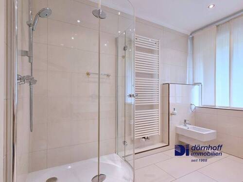 Badezimmer mit Dusche EG - 
