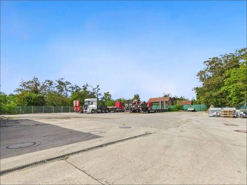 Freifläche - Halle in Sulzbach am Main