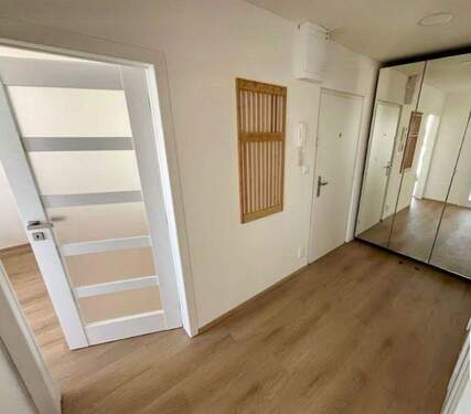 Bild 2 - 3 Zimmer Etagenwohnung zum Kaufen in Neusäß