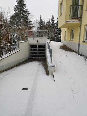 Tiefgarageneinfahrt.jpg - 3 Zimmer Etagenwohnung in Chemnitz