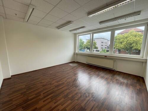 1.jpg - Einziehen & durchstarten – Büroraum in Citynähe, alles inklusive!