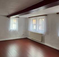 Sofort beziebares W,ohnhaus mit Nebengebäude und 2 PKW Stellplätzen am Haus, ! Teilsaniert und Renoviert - Fladungen