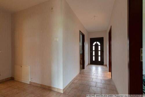 Eingang Einliegerwohnung - Einfamilienhaus mit 249,00 m² in Göda zum Kaufen