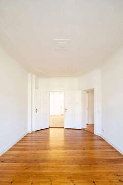 Zimmer 1 - 3 Zimmer Etagenwohnung in Berlin