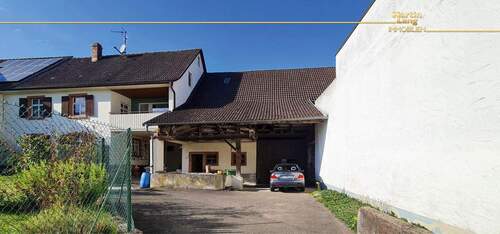 Einfahrt ist groß genug.. - Mehrfamilienhaus, Wohnhaus mit 128,00 m&sup2; in Malterdingen zum Kaufen