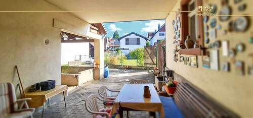 überdachter Hofplatz - 